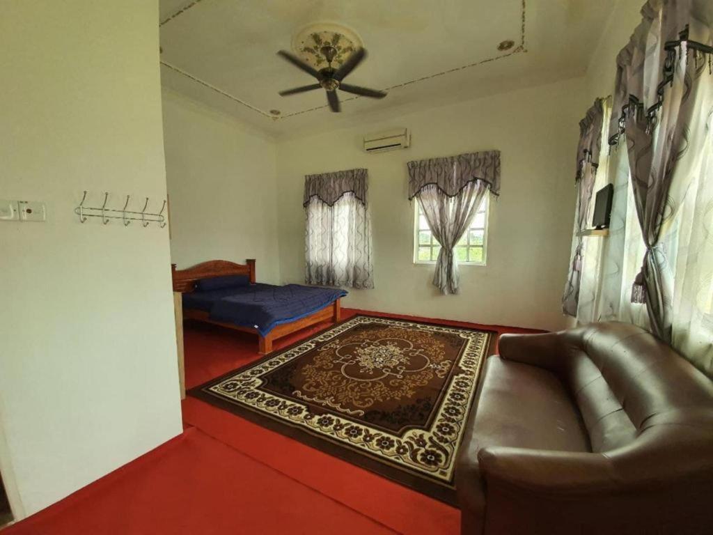 Oyo 90404 Hotel Z Dirgahayu 313 Pasir Mas Buitenkant foto