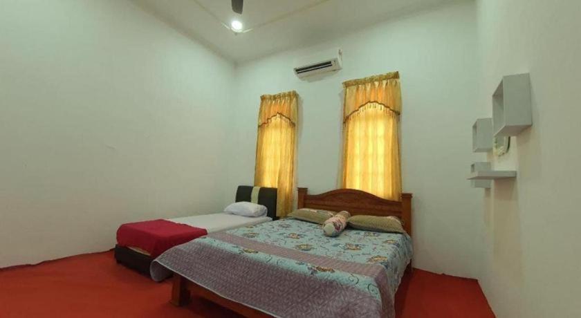 Oyo 90404 Hotel Z Dirgahayu 313 Pasir Mas Buitenkant foto