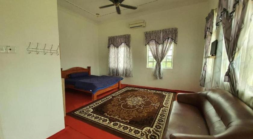 Oyo 90404 Hotel Z Dirgahayu 313 Pasir Mas Buitenkant foto